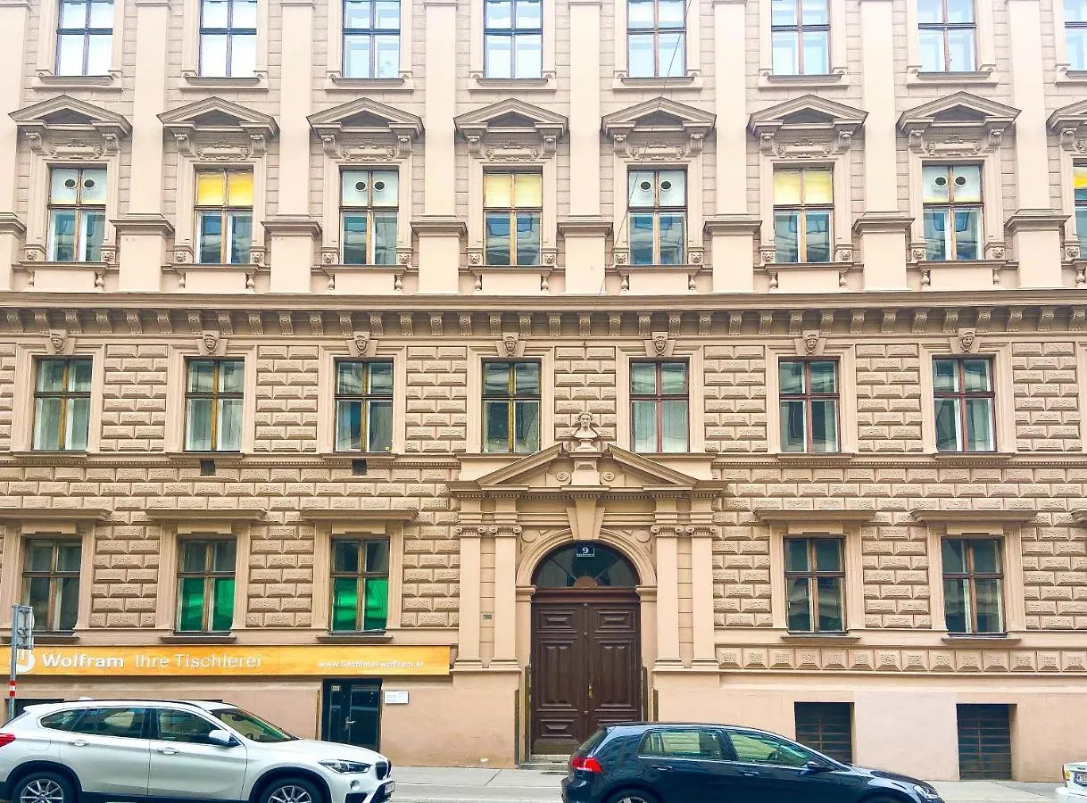 Modern Suite City Center Vienna Austria